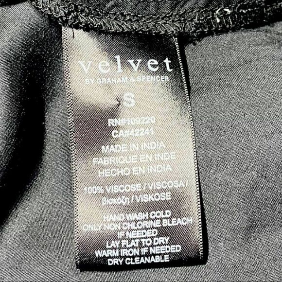 VELVET by Graham and Spencer Black & Silver Blouse - Picture 6 of 8